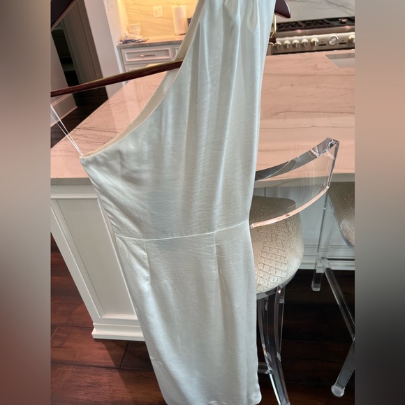 Stunning Elliatt dress in ivory - Picture 5 of 8